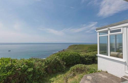 St. Levan House | Panoramic sea views overlooking the beach – on the South West Coast Path