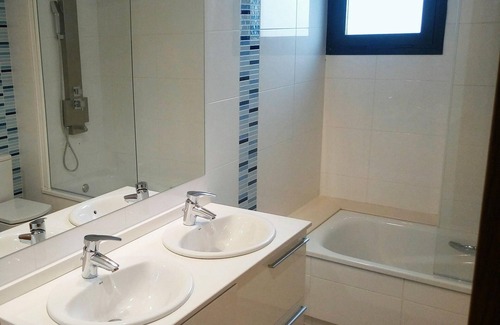 Alboraya Apartment | Panoramic sea views, terrace, garage, 24/7 security, beach in the city.