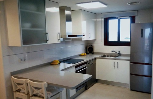 Alboraya Apartment | Panoramic sea views, terrace, garage, 24/7 security, beach in the city.