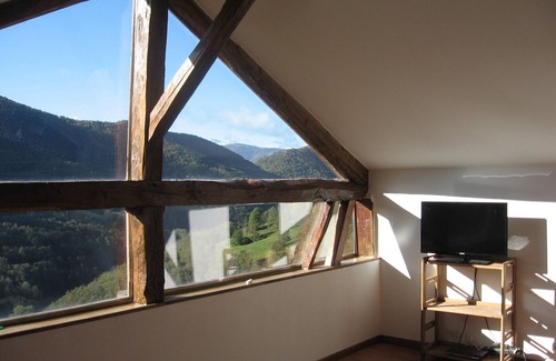 Riverenert Ski Chalet | Panoramic view, isolated in the mountains, eco-renovation