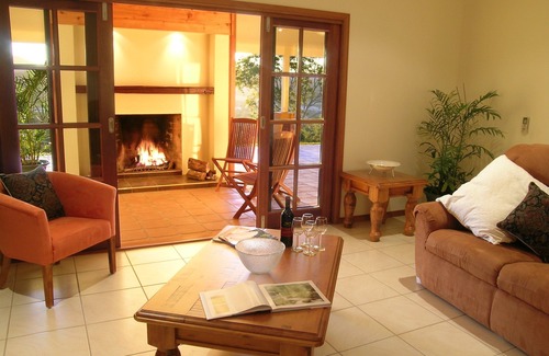 Atherton Ski Chalet | Panoramic views set on the highest point of town.