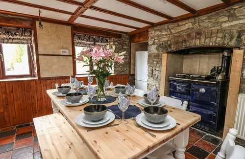 Llandrindod Wells House | PANT Y RHEDYN, pet friendly, character holiday cottage in Rhayader