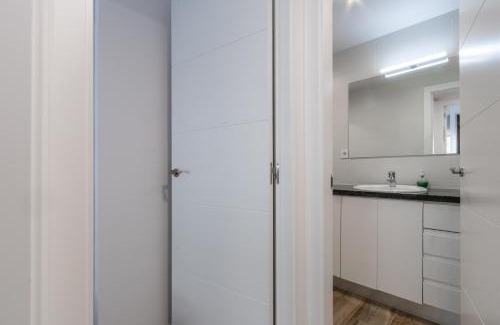 Sabadell Apartment | Papa Pius