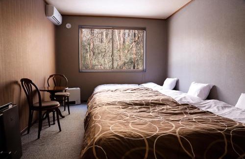 Yumoto House | Paper Moon