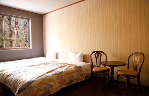 Yumoto House | Paper Moon