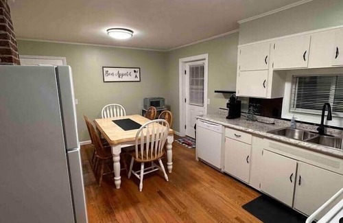 Bluewell House | Pappy's Trail House