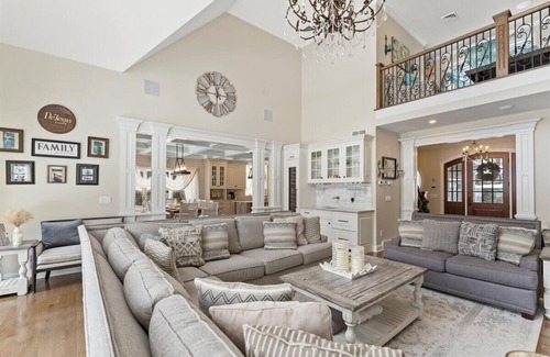 Cleverdale House | Paradise Bay