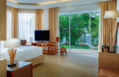 Bang Lamung Apartment | Paradise Ocean View Beach Front Condominium In Pattaya