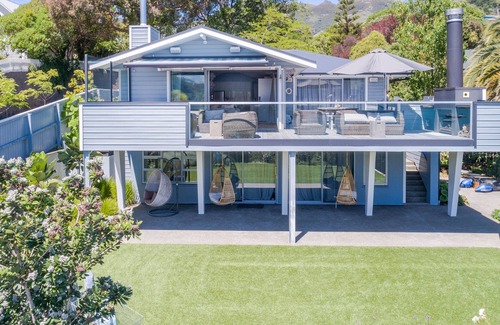 Akaroa Cottage | PARADISE PALMS - AKAROA HOLIDAY APARTMENT, romantic in Akaroa