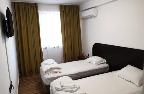 Polski Trambesh House | Paradise Park