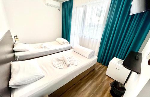 Polski Trambesh House | Paradise Park