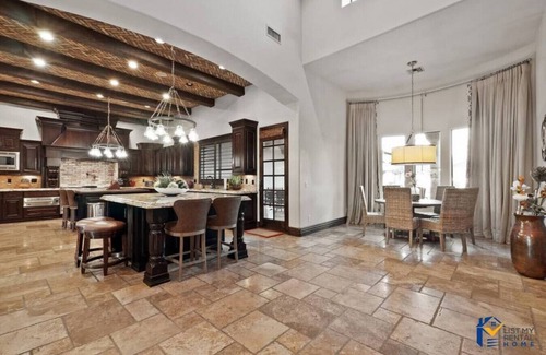 East Mesa Apartment | Paradise Waterslide Grotto SportsCourt Playground