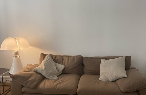 Quartier de l'Ecole-Militaire Apartment | Paris 7 è, 80 m2 very bright and residential in old building quality.