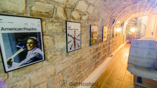 Quartier de la Porte-Saint-Denis Apartment | Paris Hideaway, Private Cinema - GetHosted