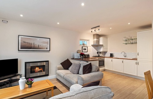 Tenby House | Park Place Court - Close to Town Centre and Beach