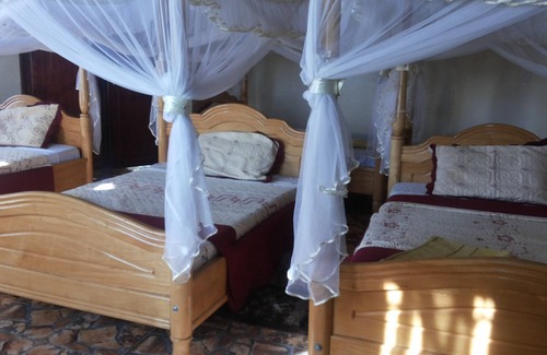 Pakwach Cabin | Parkside Safari Lodge