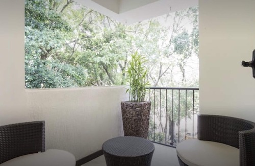 Zona Rosa Apartment | Parque Lleras Luxury 4br apartment