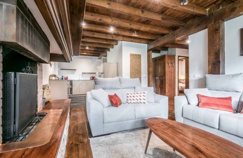 Bagergue Apartment | Parsan by SeaMount Rentals