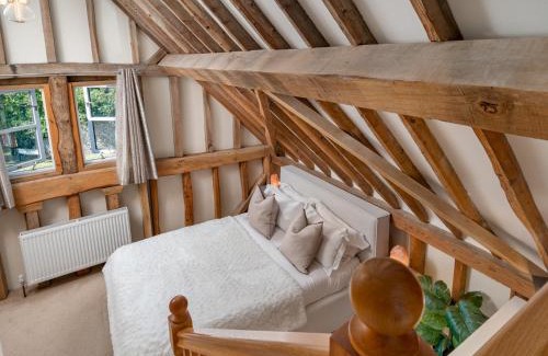 Lacey Green House | Pass the Keys Bradenham Barn in The Chiltern Hills
