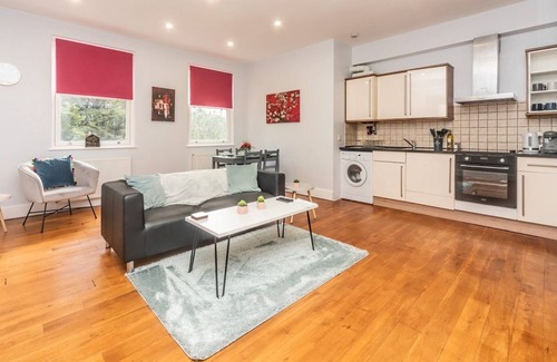 Northcote Apartment | Pass the Keys | Charming Modern 2BR Flat Central Location Zone 1