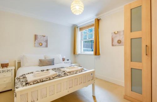 Canterbury Apartment | Pass The Keys Quiet 2-Bed Apartment on the Ground Floor