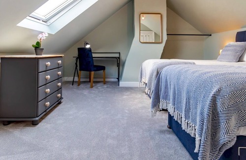 Burnham-on-Sea Apartment | Pass the Keys | Stylish 2 Bed Flat near Beach M5