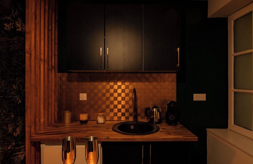 Castanet-Tolosan House | Passion and mystery: a night in a love room and a game of riddles