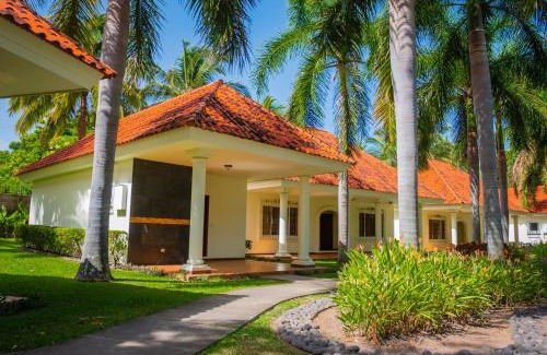 San Luis Talpa Hotel | Pato Canales Hotel & Resort