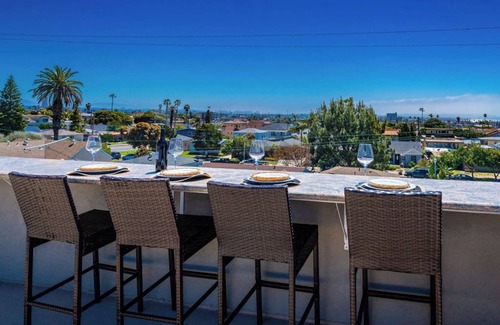 North Pacific Beach House | PB Compound Getaway, Steps to Surf and Sand