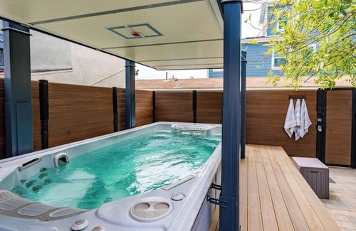 North Pacific Beach House | PB Compound Getaway, Steps to Surf and Sand