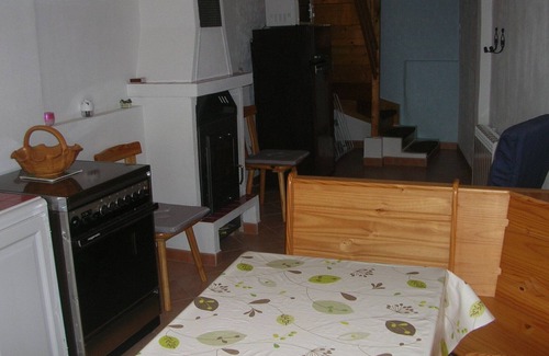 Saint-Pierre-de-Riviere Cottage | Peaceful cottage in Fouchard