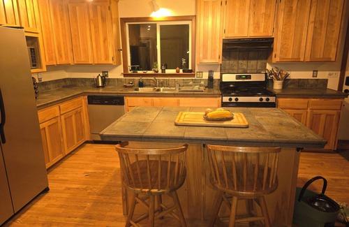 Salyer House | Peaceful 2-bedroom house with river views, pool, laundry, full kitchen & more