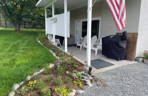 Kalifornsky Apartment | Peaceful Acres Roomy Triplex - Lighthouse Inn