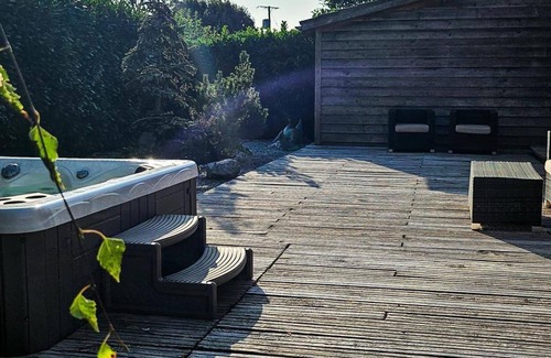 Muchelney Cabin | Peaceful Cabin Nature Getaway in Othery