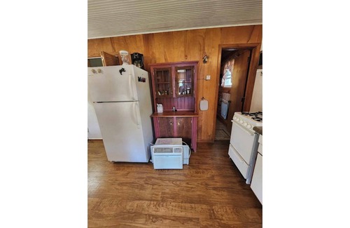 Holcombe Cabin | Peaceful Cabin on Lake Holcombe - Sleeps 4-6 Quiet no wake. Private fishing dock