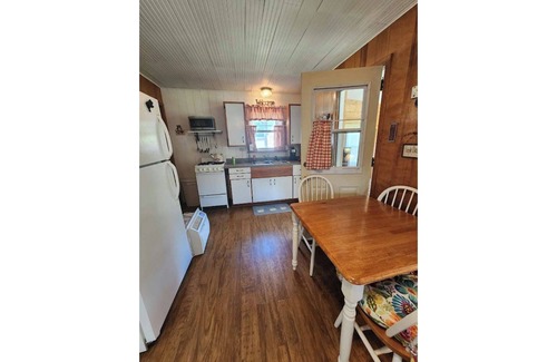 Holcombe Cabin | Peaceful Cabin on Lake Holcombe - Sleeps 4-6 Quiet no wake. Private fishing dock