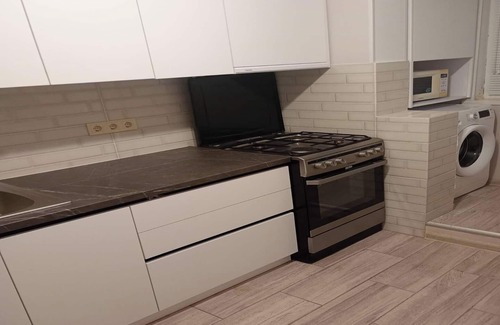 Chisinau Apartment | Peaceful Chișinău Retreat With Central Heating & Private Entrance