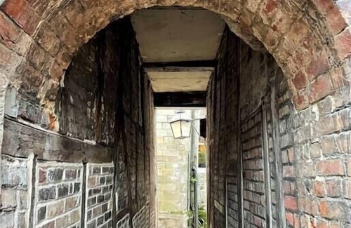 Horsham House | Peaceful Cottage for Two in Horsham