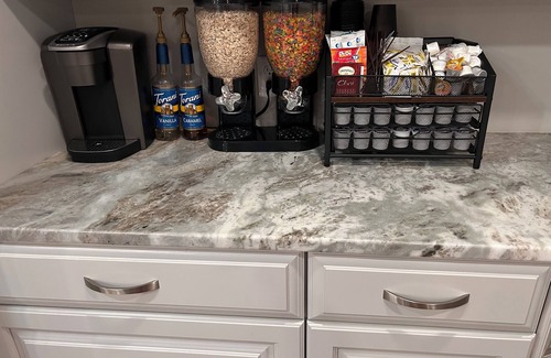 Ephrata Apartment | Peaceful escape! PRIVATE 1BR apartment! Stone FP, pool & pickleball court.