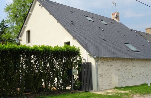 Saint-Gervais-en-Belin Cottage | Peaceful Family Retreat with Bikes and Outdoor Games