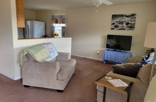 Westminster House | Peaceful, fully appointed 2-bedroom cottage with WiFi.