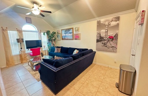 Iowa Colony Apartment | Peaceful getaway close to the city. Minutes to Everything. Amenities galore!