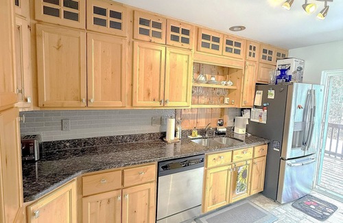 Mio House | Peaceful Getaway on Mio Pond