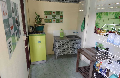 San Pa Thong House | Peaceful Getaway with FULL KITCHEN-BBQ-Huge Garden-Near Famous Buffalo Market