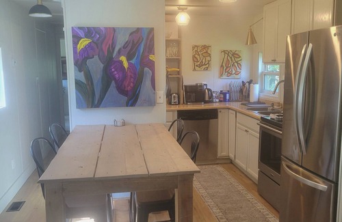 Central Kootenay House | Peaceful Guesthouse On Historic Farm