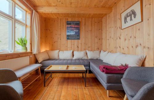 Elduvik House | Peaceful Home with Ocean Views in Elduvík