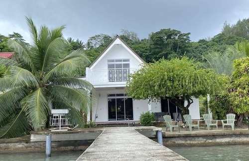 Teahupoo House | Peaceful house by the sea
