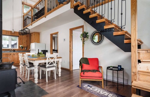 Saint-Calixte Ski Chalet | Peaceful Lakeside Escape with Spa and Kayak Fun