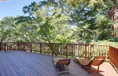 Thousand Oaks House | Peaceful North Berkeley in-law overlooking creek