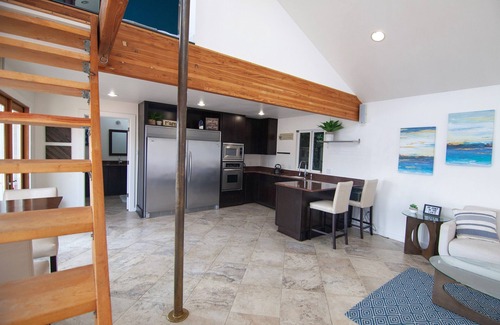 Viewpoint Cottage | Peaceful right on the water, private beach & dock